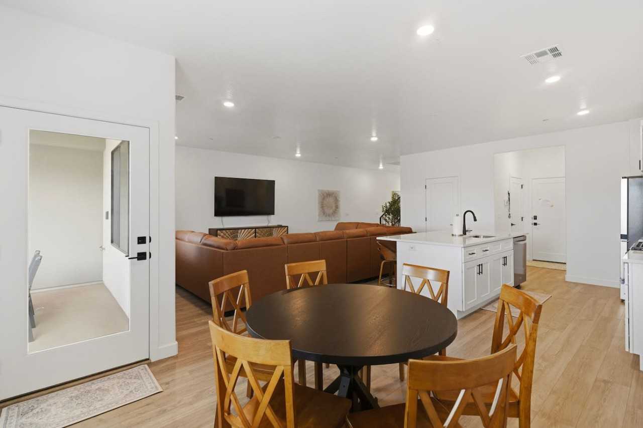 1706 S Ripple Rock Dr #1373714P - Photo 4 of 50