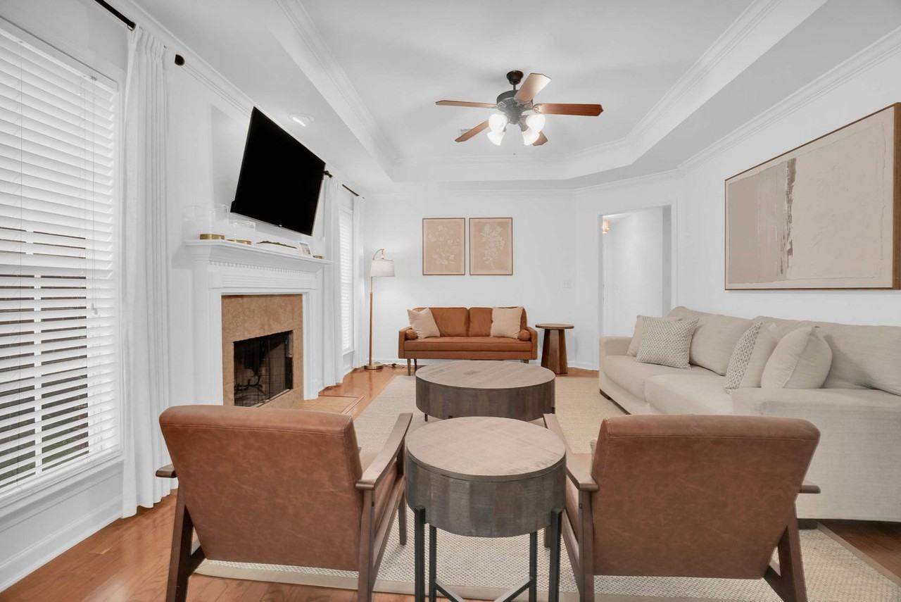 8261 Dison Dr #1386556P - Photo 5 of 27