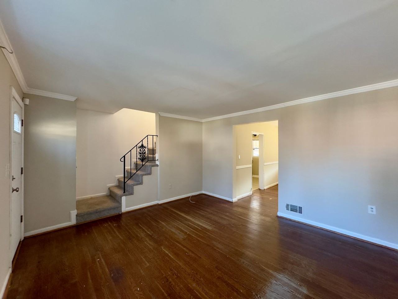 1327 Limit Ave - Photo 4 of 21