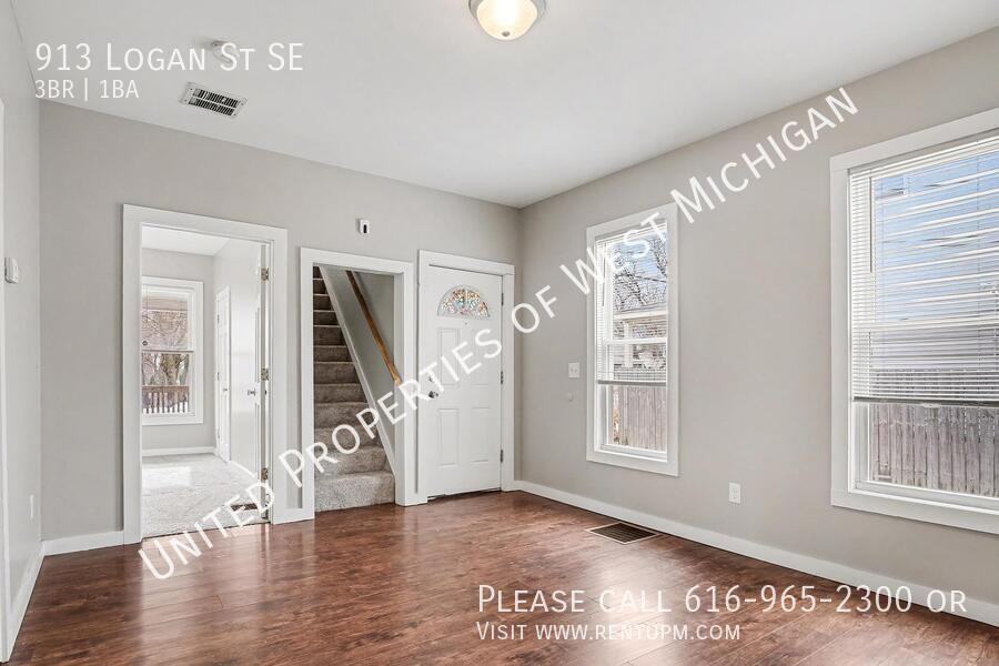 913 Logan St Se - Photo 5 of 27