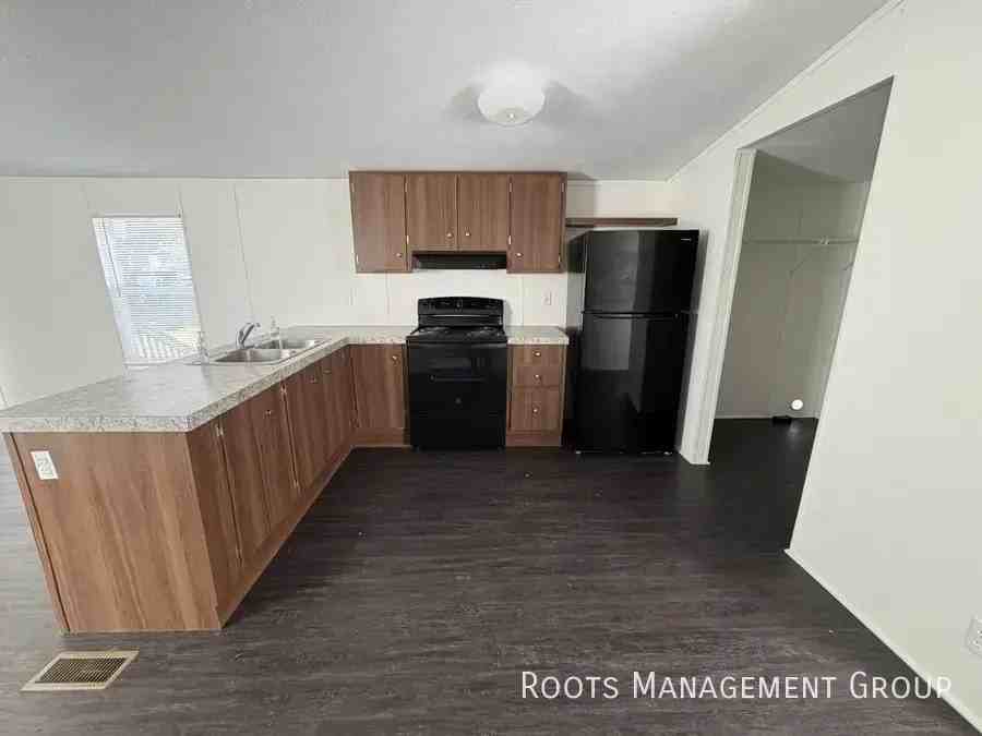 116 Northfork Dr #116N - Photo 2 of 12