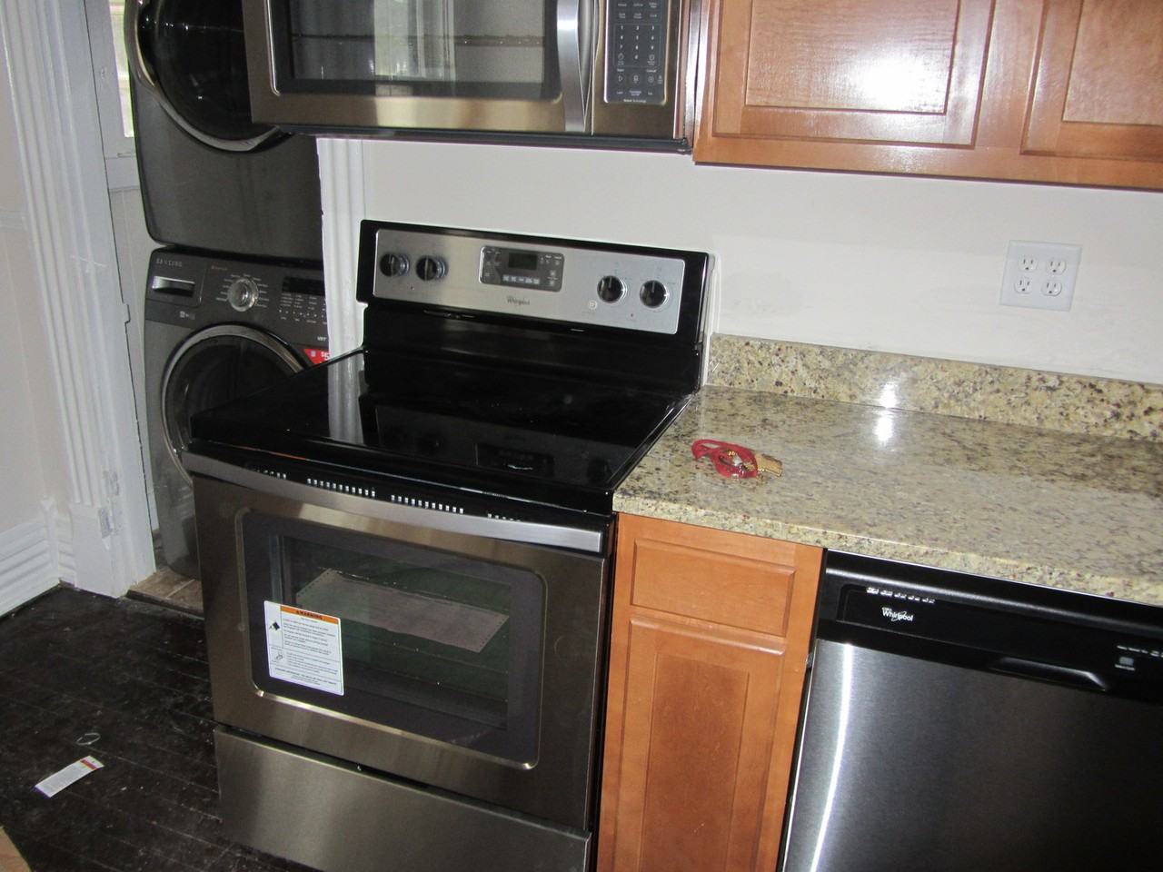 Wilber Ave 226-228 MLR - Photo 4 of 25