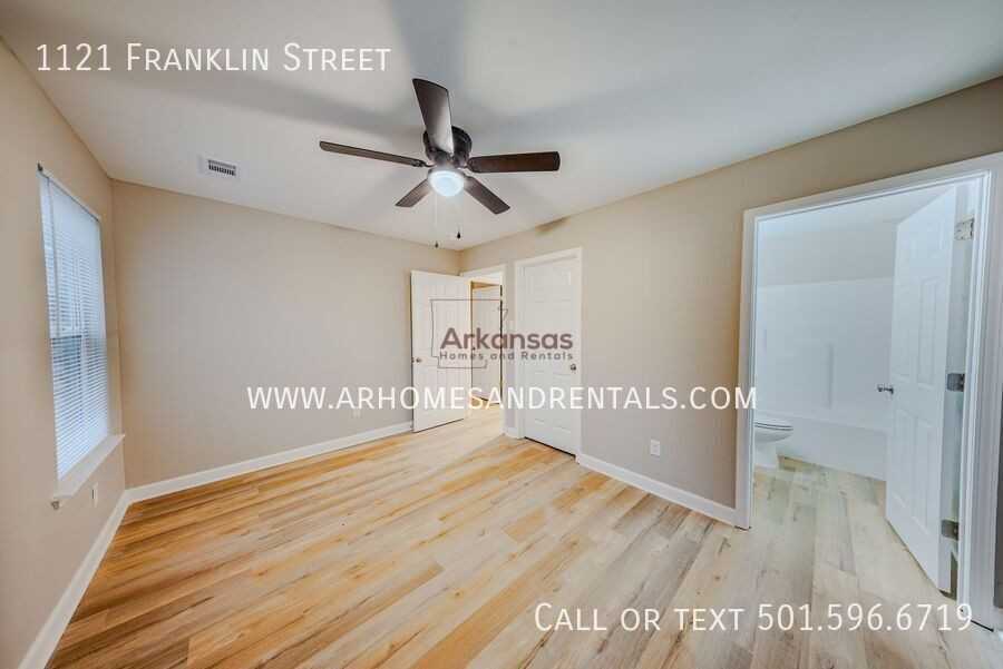 1121 Franklin St - Photo 6 of 10