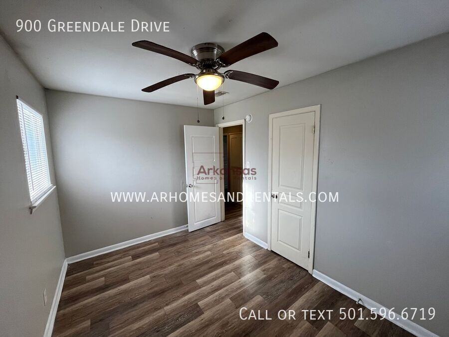 900 Greendale Dr - Photo 7 of 9