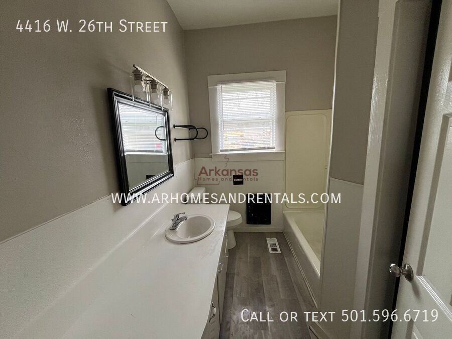 4416 W 26th St - Photo 6 of 16