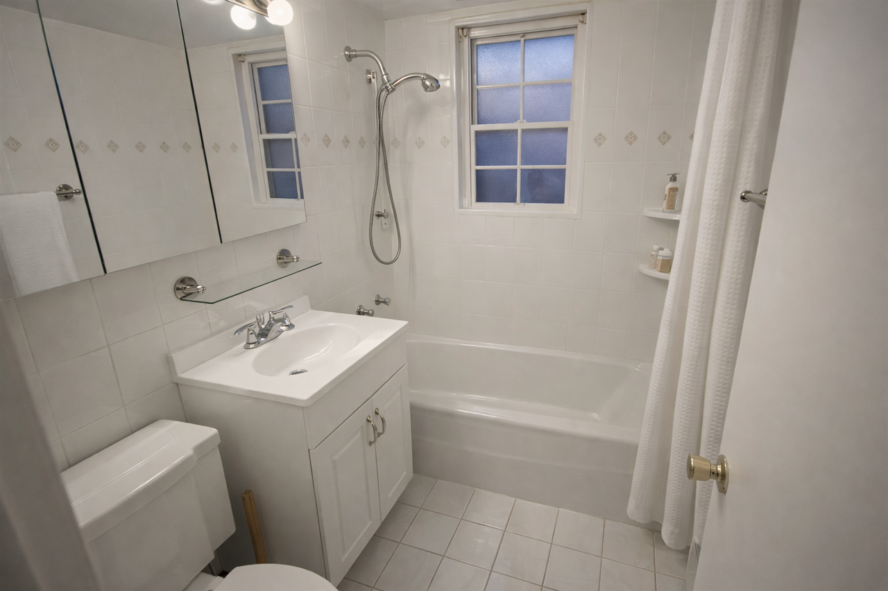 330 East 49th Street #9D - Photo 5 of 7