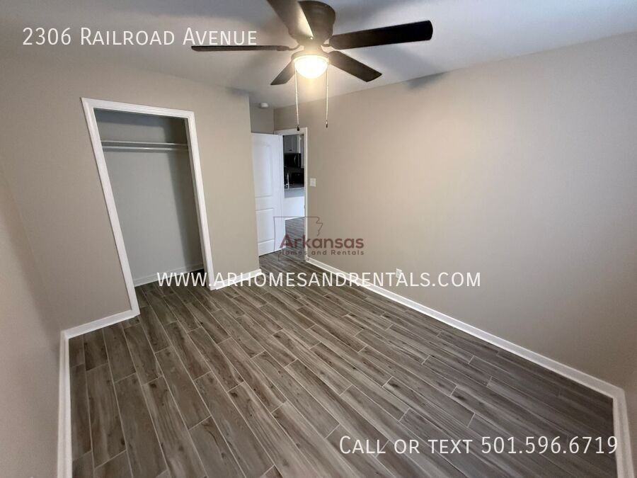 2306 Railroad Ave - Photo 4 of 8