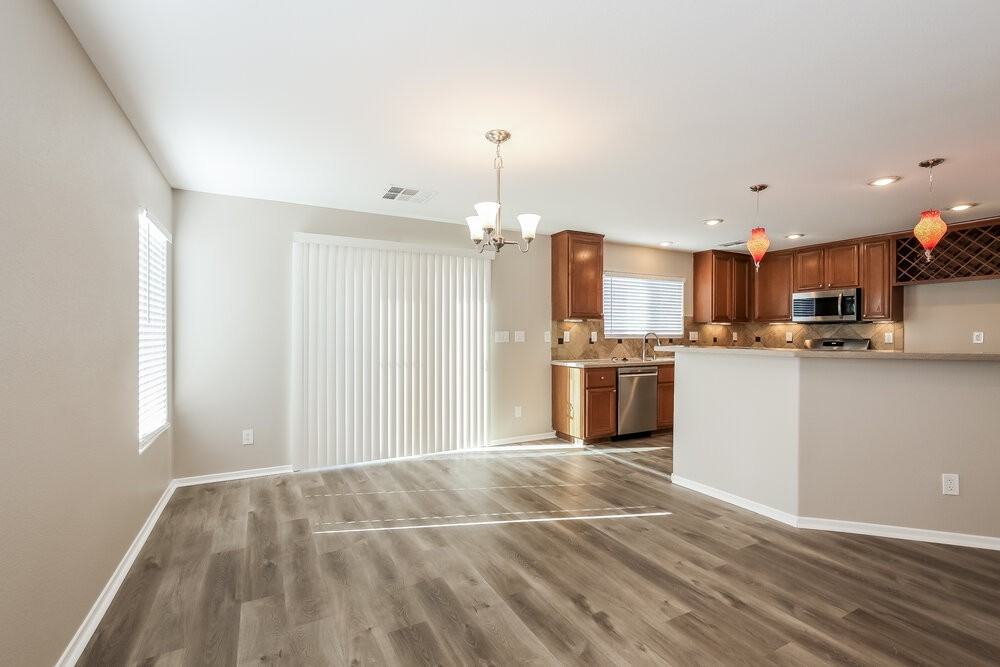 8709 Dodds Canyon St - Photo 6 of 17