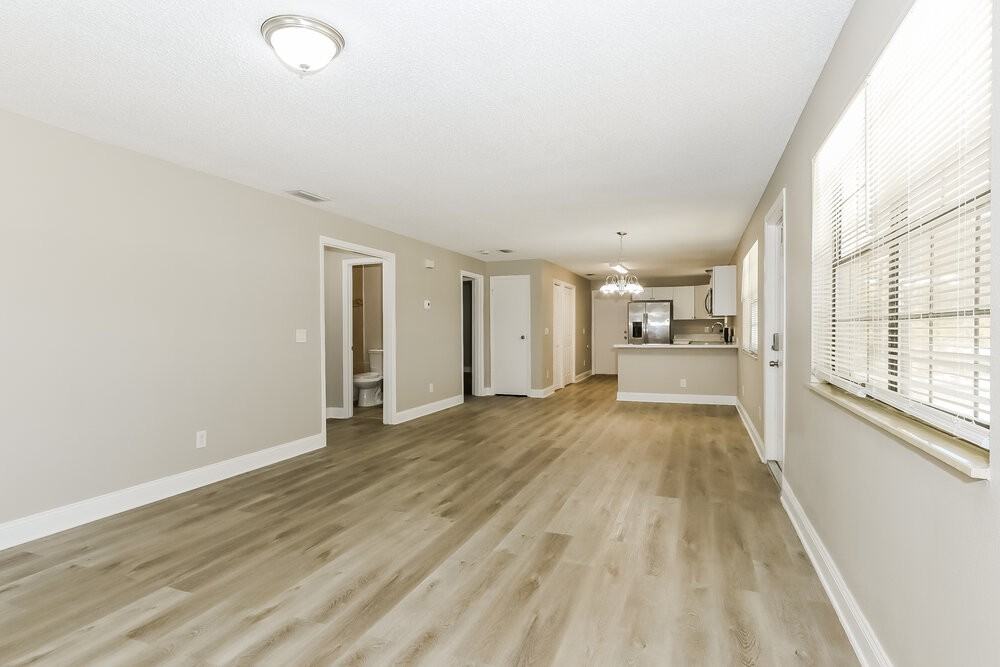 1142 Monroe Blvd - Photo 3 of 14