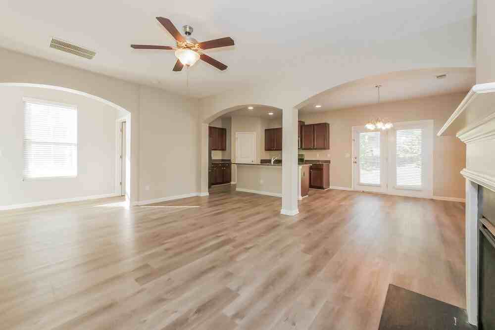 1817 Crandon Ct - Photo 6 of 17