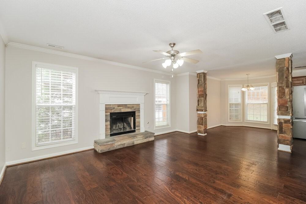 155 Avondale Cir - Photo 4 of 17