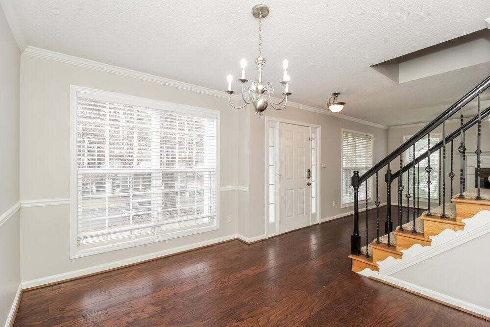 155 Avondale Cir - Photo 6 of 17