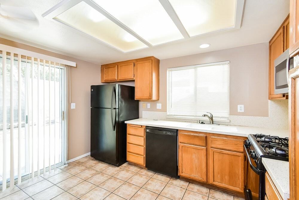 1707 Black Hills Way - Photo 7 of 16