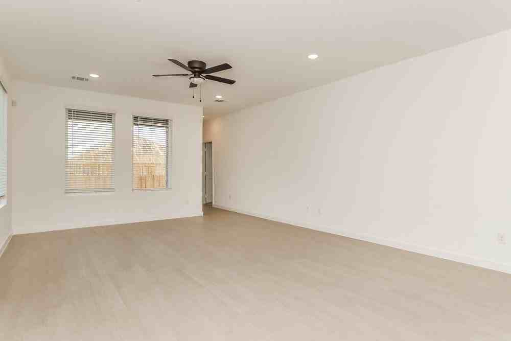 15554 Crescent Pne - Photo 5 of 17