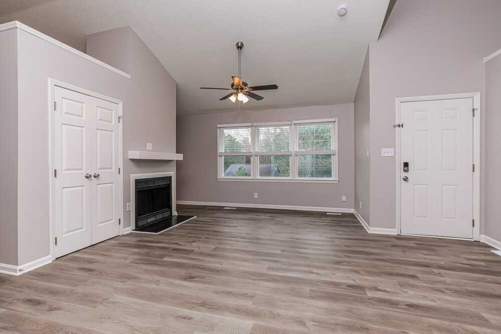 429 Dickens Dr - Photo 5 of 18