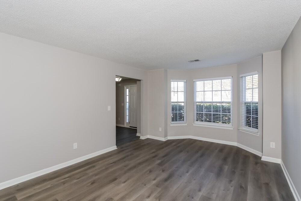 335 Elma Marie Ct - Photo 4 of 17