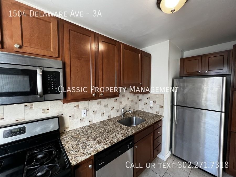 1504 Delaware Ave #3A - Photo 7 of 20