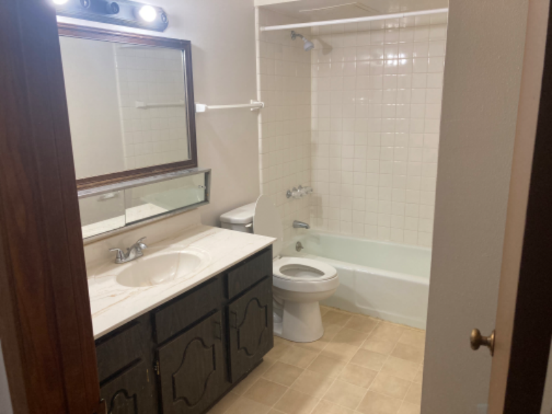 10628 W Bobolink Ave - Photo 4 of 15