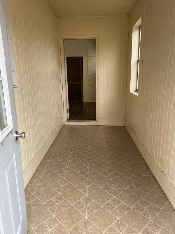 1050 9th St - Photo 2 of 9