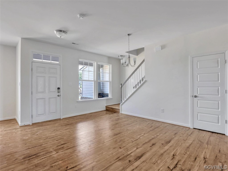 3045 Fletcher Aly - Photo 3 of 20