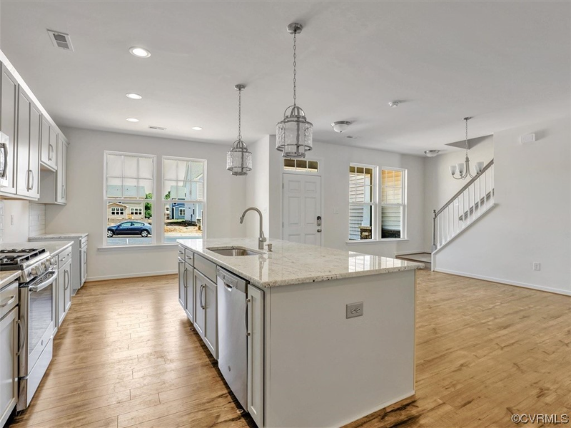 3045 Fletcher Aly - Photo 4 of 20