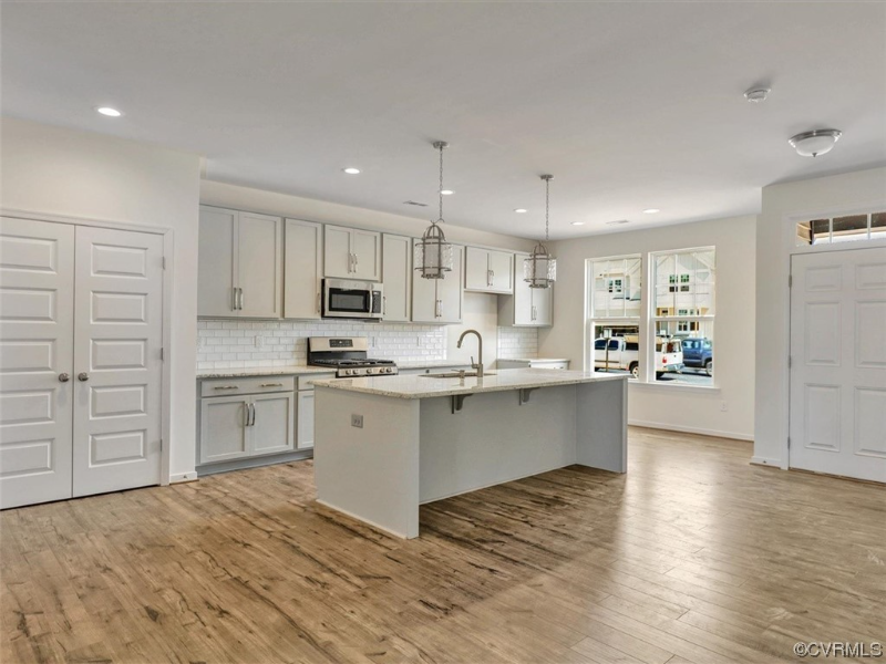 3045 Fletcher Aly - Photo 5 of 20