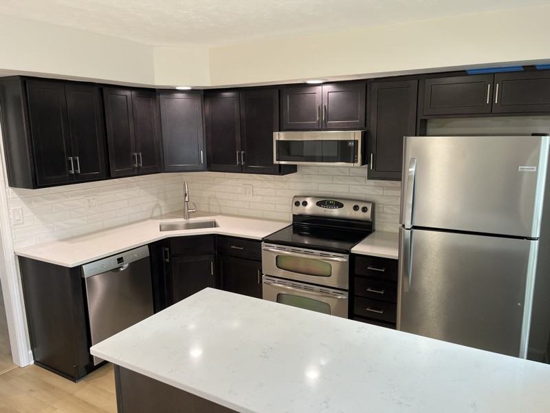 122 Greenbrier Dr - Photo 3 of 17