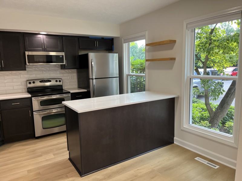 122 Greenbrier Dr - Photo 4 of 17