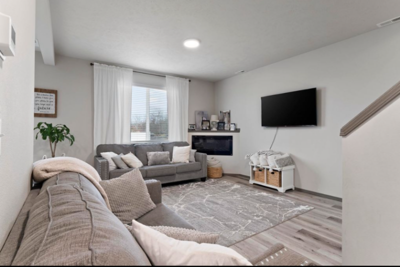 14302 E 13th Ave #14304 - Photo 6 of 17