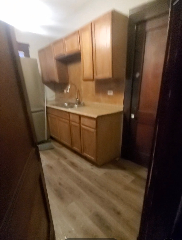 1189 E 145th St #1 - Photo 5 of 6