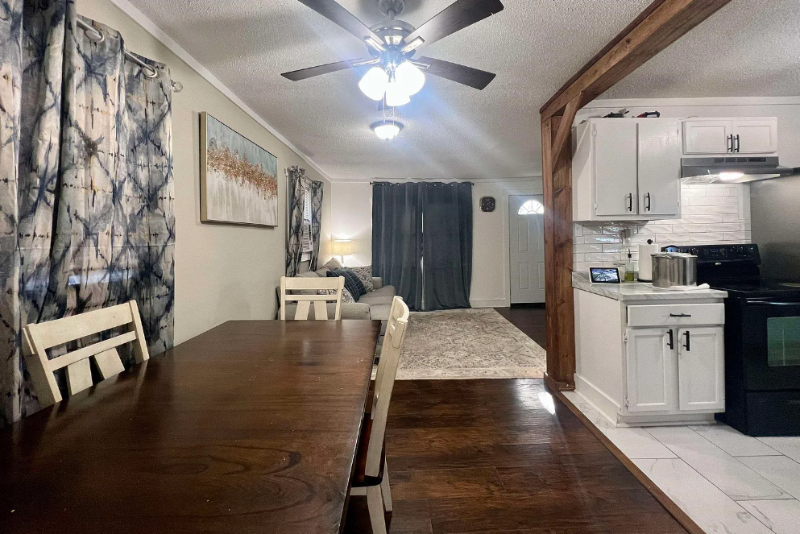 847 Marianna St - Photo 6 of 9