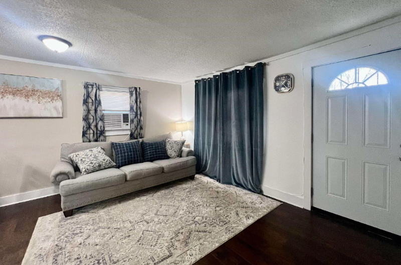 847 Marianna St - Photo 7 of 9