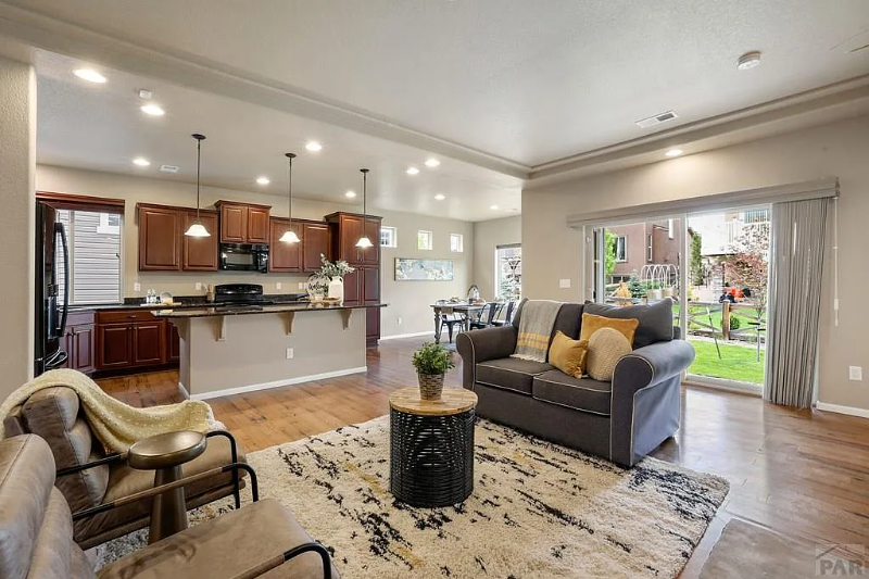 6567 Bramble Bend Ct - Photo 4 of 20