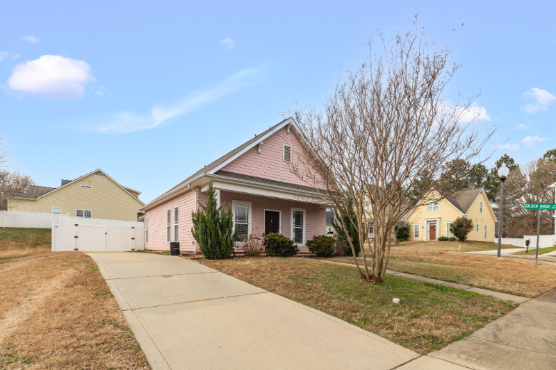 4204 Spring Oak Dr - Photo 2 of 20