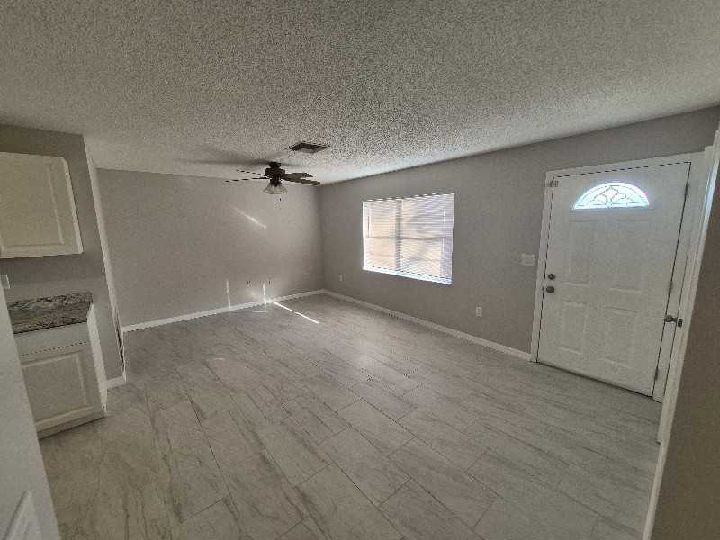 13095 Linden Dr - Photo 3 of 33