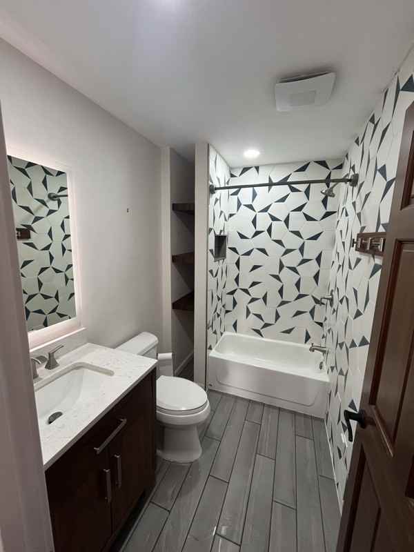 18320 Dickerson Ln - Photo 2 of 12