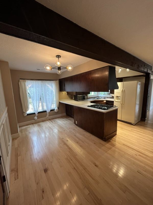 18320 Dickerson Ln - Photo 5 of 12