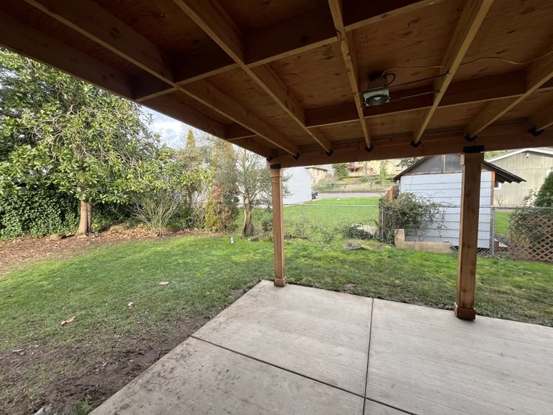 18320 Dickerson Ln - Photo 7 of 12