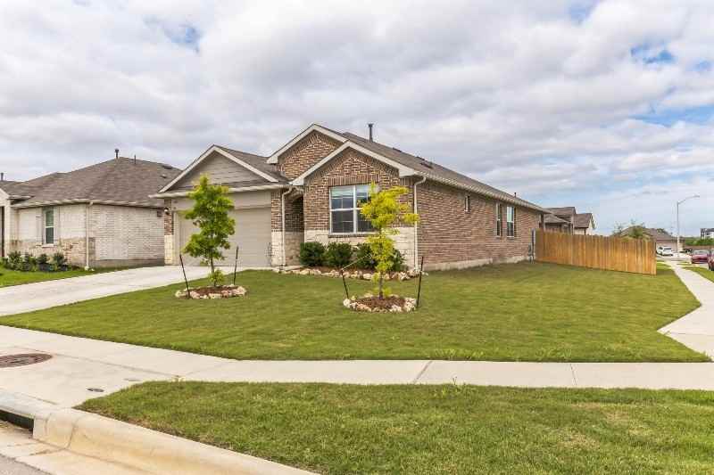 104 Docile Loop - Photo 2 of 20