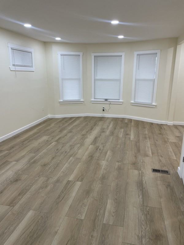 3023 Lothrop St - Photo 3 of 4