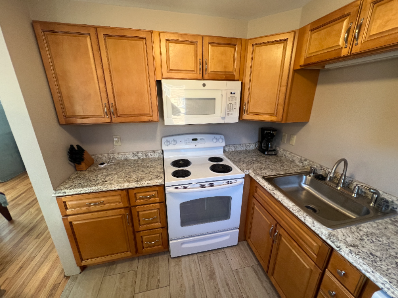 2201 Catalpa Rd #D - Photo 7 of 16