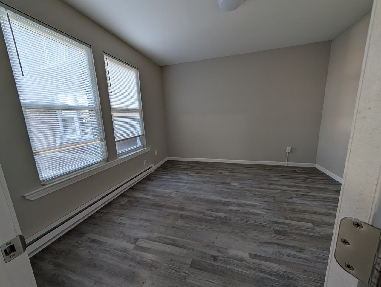 421 Washington Street - Photo 5 of 9