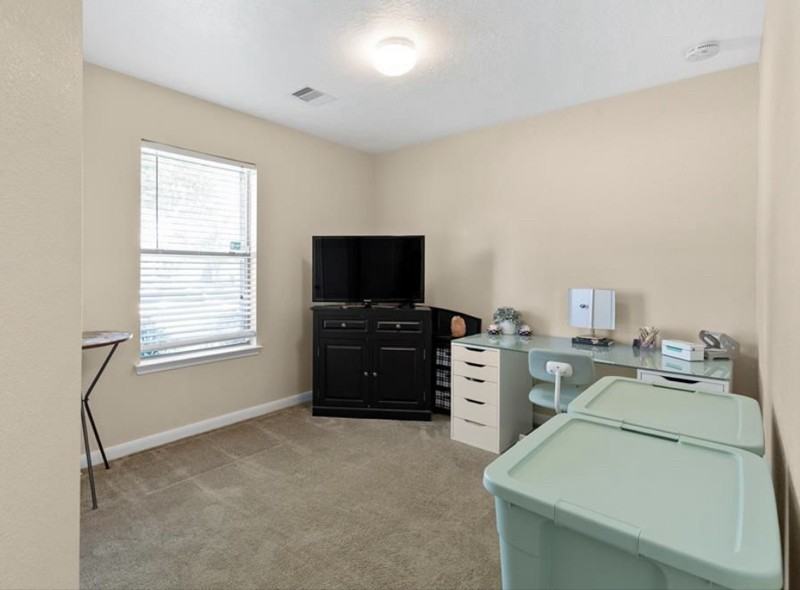 16535 Burnell Oaks Ln - Photo 4 of 21