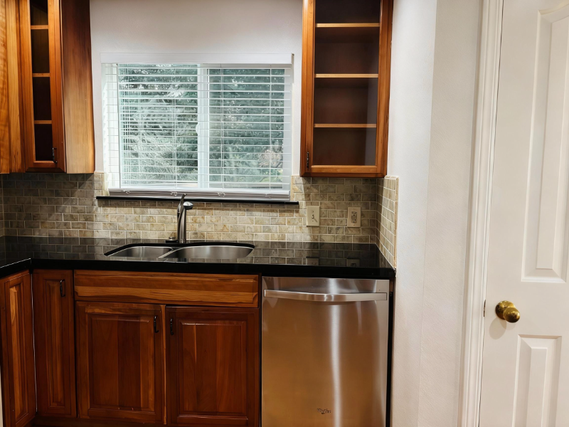 242 N San Pedro Rd - Photo 7 of 23