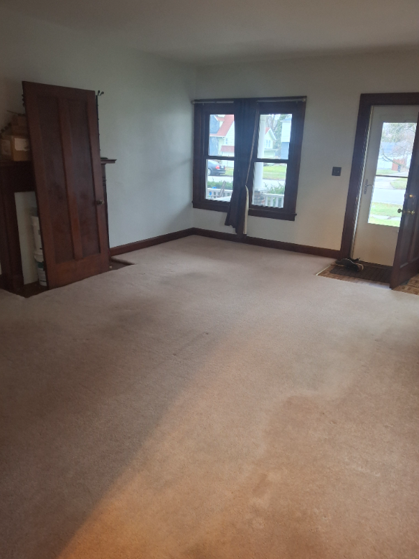 149 Eastern Heights Blvd - Photo 2 of 11