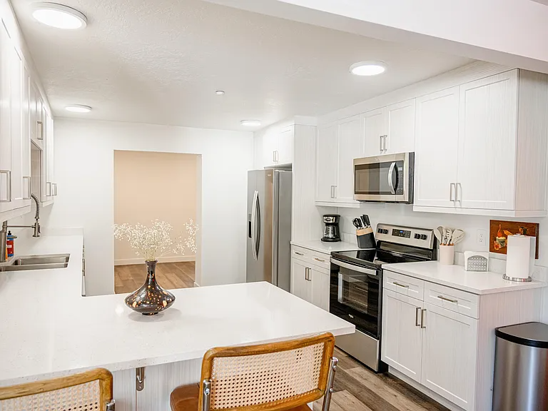 380 E Utah Ave - Photo 3 of 14