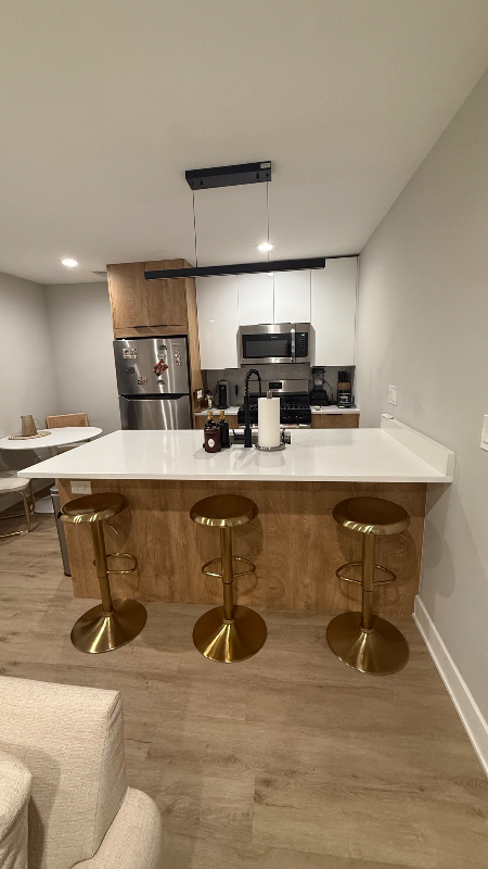 2175 N Maplewood Ave #G - Photo 2 of 11