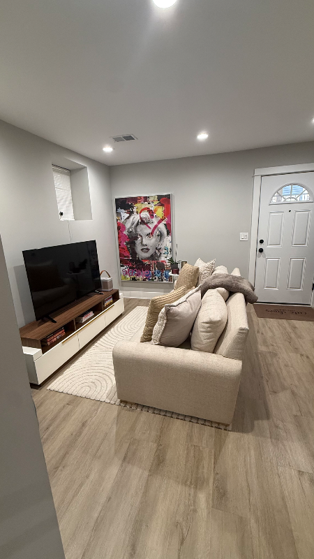 2175 N Maplewood Ave #G - Photo 3 of 11