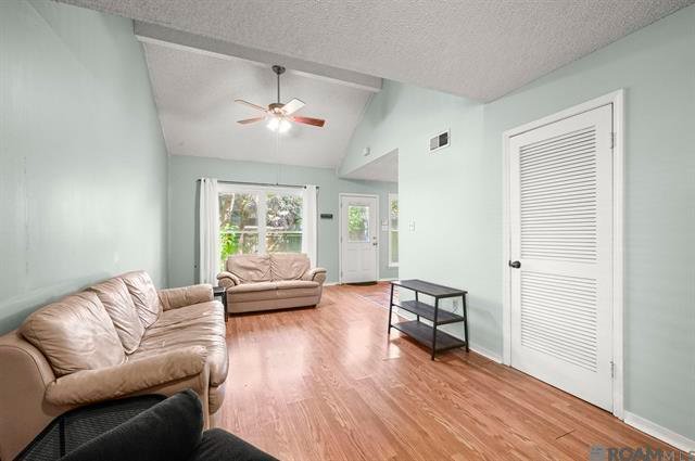 1550 Sharlo Ave - Photo 3 of 12