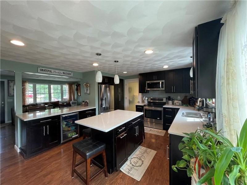 580 Old Main St - Photo 3 of 6